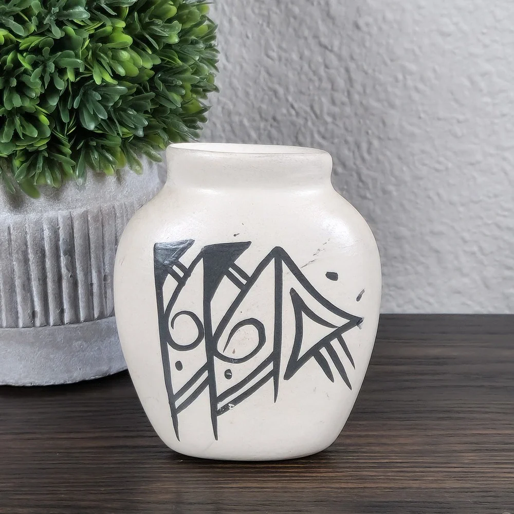 Navajo Natie‎ American Pillow Pottery Vase Miniature Lightning Storm Scene